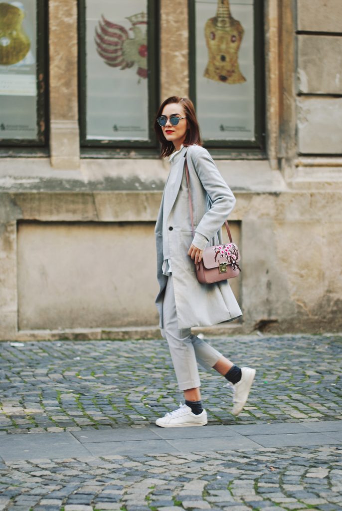 White shirt, grey pants trousers, grey sweater, grey coat, white sneakers, glitter socks, floral crossbody bag, all grey outfit for fall, Andreea Birsan White shirt, grey pants trousers, grey sweater, grey coat, white sneakers, glitter socks, floral crossbody bag, all grey outfit for fall, Andreea Birsan